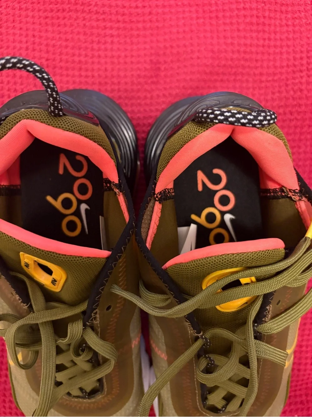 NWOT Nike Air Max 2090 (DC1875-300) ‘Olive Flak’  Women’s 8